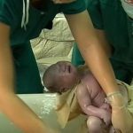 央视科技博览视频- 神奇的水中分娩